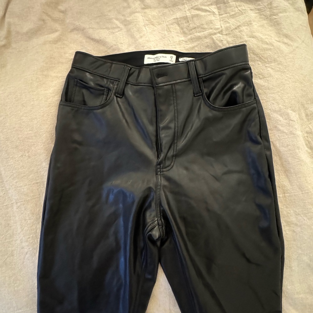 Abercrombie & Fitch Black Vegan Leather Skinny High Rise Pants Size 8 NEW w TAGS